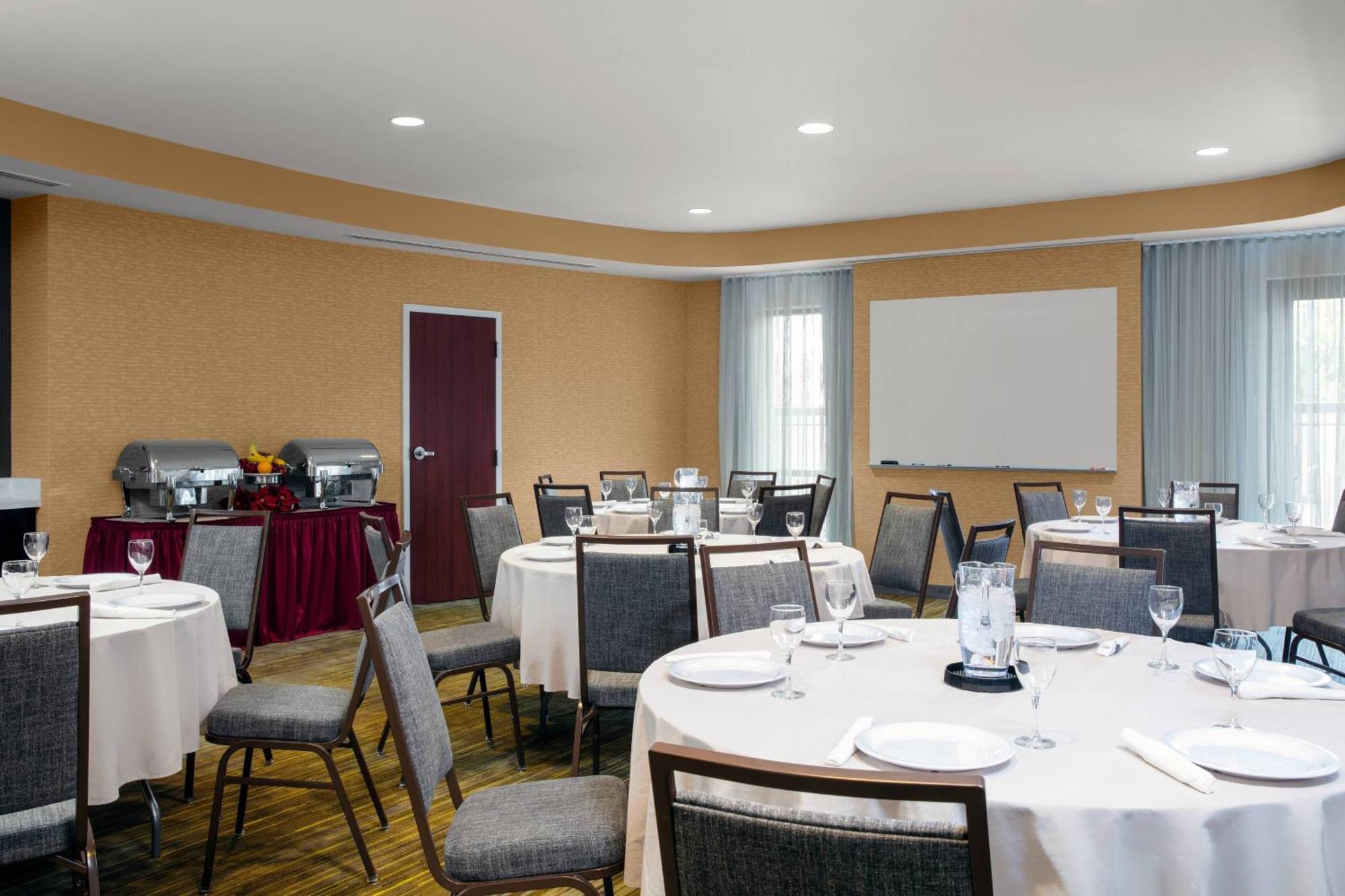 Courtyard By Marriott Jacksonville I-295/East Beltway Екстер'єр фото
